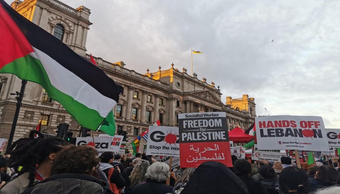 مظاهرة حاشدة في لندن للتنديد بالإبادة الصهيونية بغزة