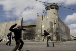 55 شهيدًا من العمال الفلسطينيين بالضفة خلال 14 شهرًا