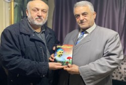 توزيع مئات النسخ من رواية الشوك والقرنفل في لبنان