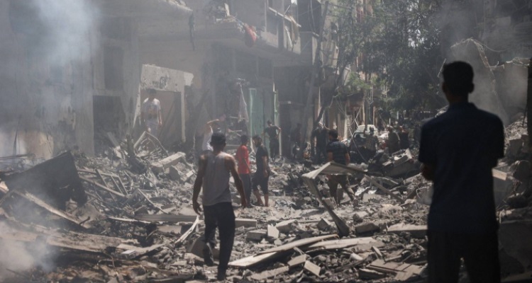 20 شهيدًا وعشرات الجرحى بقصف الاحتلال 3 مراكز إيواء في غزة