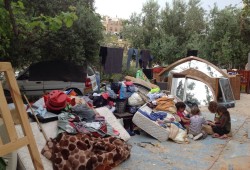 الاحتلال يجبر مقدسيا على هدم منزله في جبل المكبر