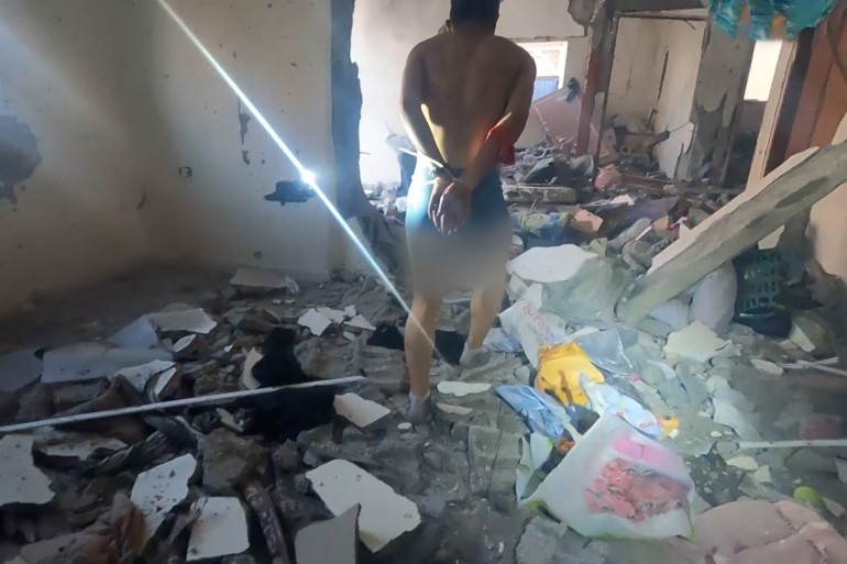 الاحتلال يعدم أسيرا فلسطينيا بعد استخدامه درعًا بشريا