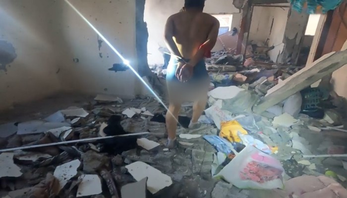 الاحتلال يعدم أسيرا فلسطينيا بعد استخدامه درعًا بشريا