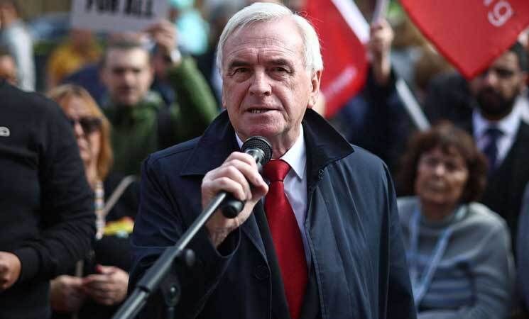 نائب بريطاني يدعو إلى طرد سفيرة الاحتلال لدى لندن