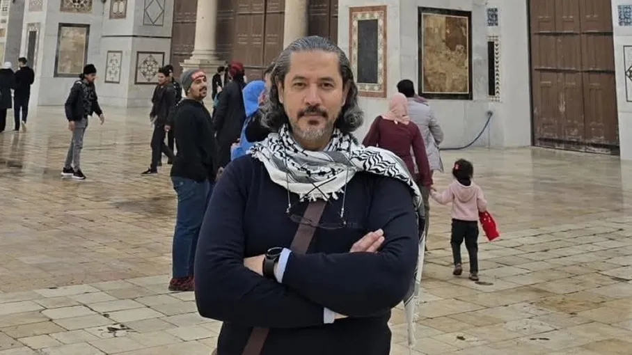 إغلاق حساب عبد الرحمن القرضاوي على منصة "إكس" بعد تسليمه إلى الإمارات