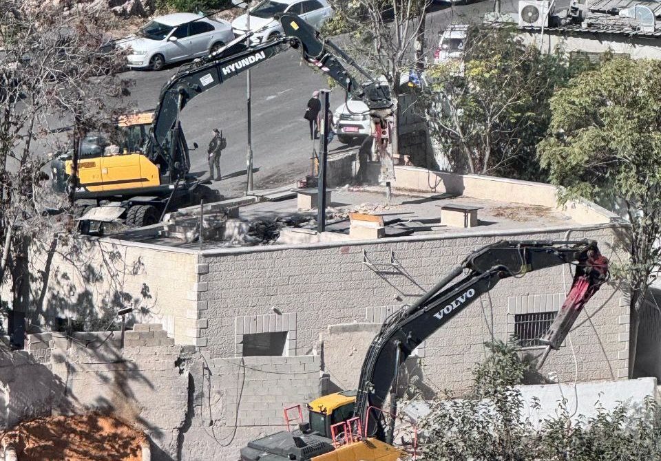 سلطات الاحتلال تسلم إخطارات هدم لعائلة بيضون في سلوان