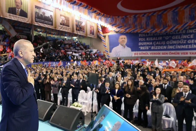 أردوغان يعد بتسخير الإمكانات التركية لتضميد جراح غزة