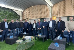 وفد محرري صفقة وفاء الأحرار برئاسة حنيني يزور عائلة الشهيد القائد هنية