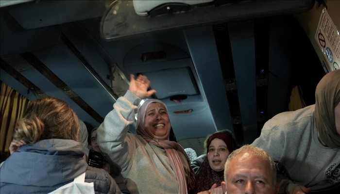 حماس تبارك تحرير الدفعة الأولى من الأسرى بسجون الاحتلال