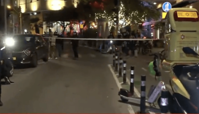 4 إصابات بعملية طعن في تل أبيب واستشهاد المنفذ