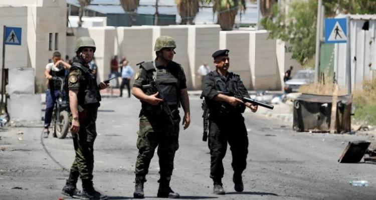 أجهزة السلطة تقتل شابًّا وتعتقل مطاردين في جنين