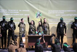 القسام تسلم 4 مجندات للصهاينة مقابل إطلاق 200 أسير فلسطيني