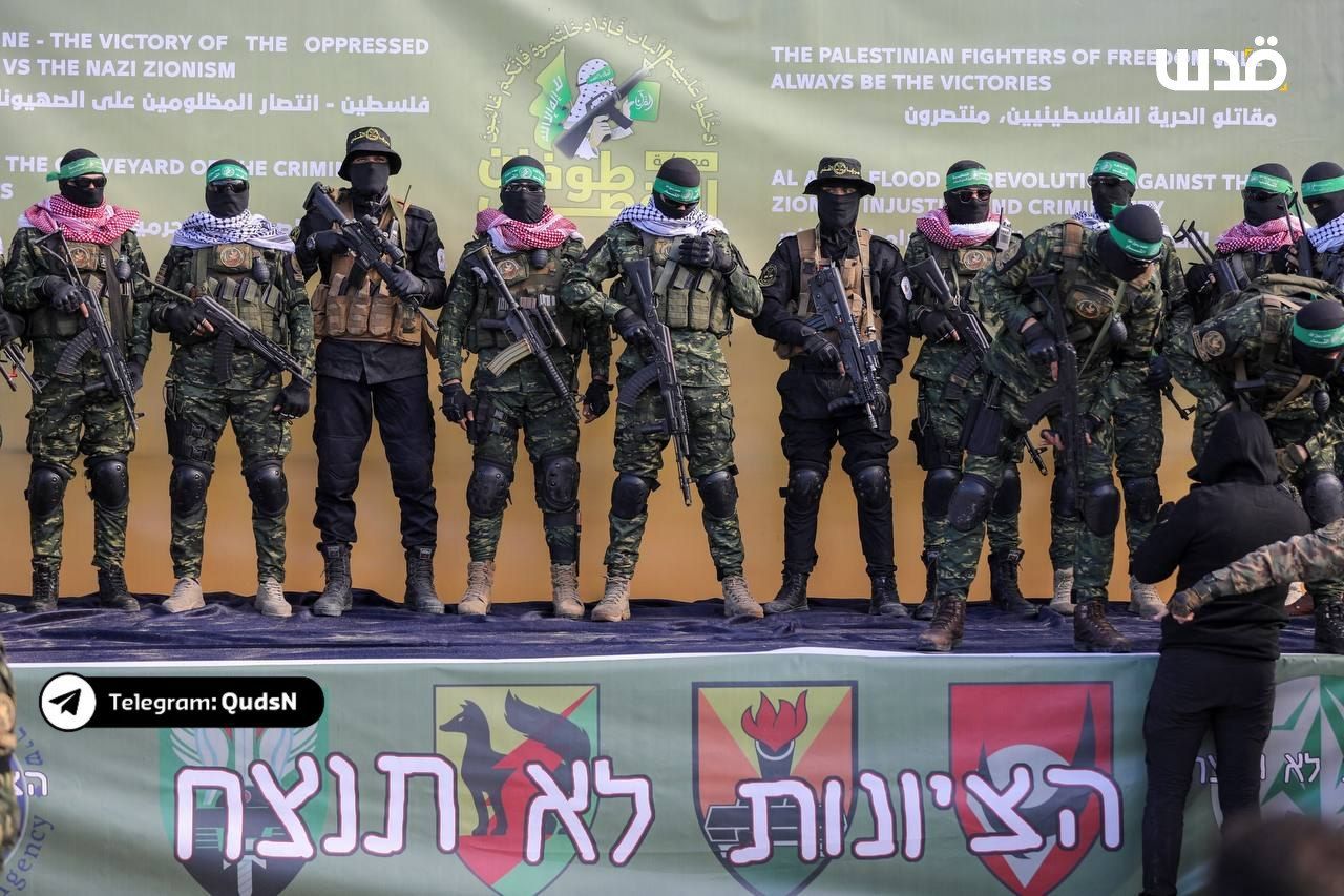 مشاهد تسليم القسام للمجندات الأسيرات.. رسائل ورمزيات سياسية وعسكرية