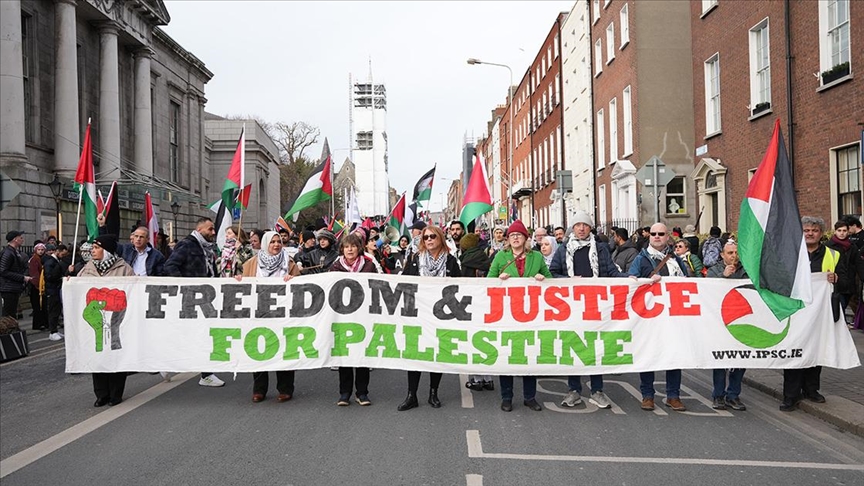 مظاهرة حاشدة في أيرلندا تطالب بالحرية لفلسطين ومعاقبة الاحتلال