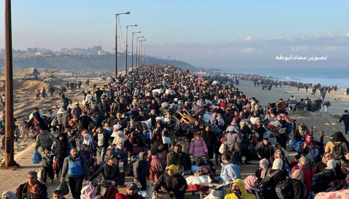 دبابات الاحتلال تطلق النار على النازحين العائدين إلى حي الزيتون