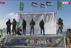 حماس: الالتفاف الجماهيري في عملية تسليم أسرى العدو استفتاء حقيقي للمقاومة