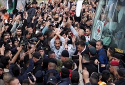 الاحتلال يفرج عن الأسرى الفلسطينيين في الدفعة الرابعة من صفقة التبادل