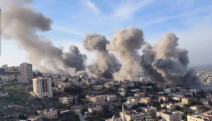 الإرهاب الصهيوني يفجر 21 منزلاً في مخيم جنين