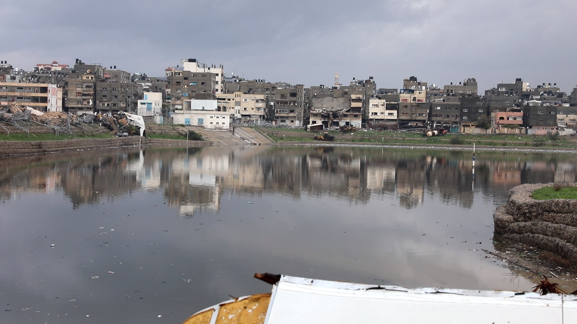 كارثة بيئية تهدد السكان في حي الشيخ رضوان بغزة