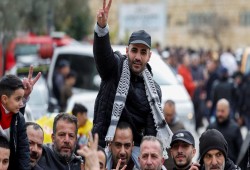 الاحتلال يطلق عددا من الأسرى الـ183 ضمن صفقة التبادل مع حماس