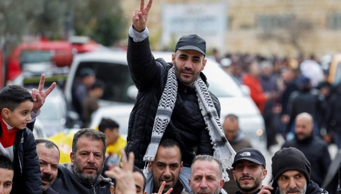 الاحتلال يطلق عددا من الأسرى الـ183 ضمن صفقة التبادل مع حماس