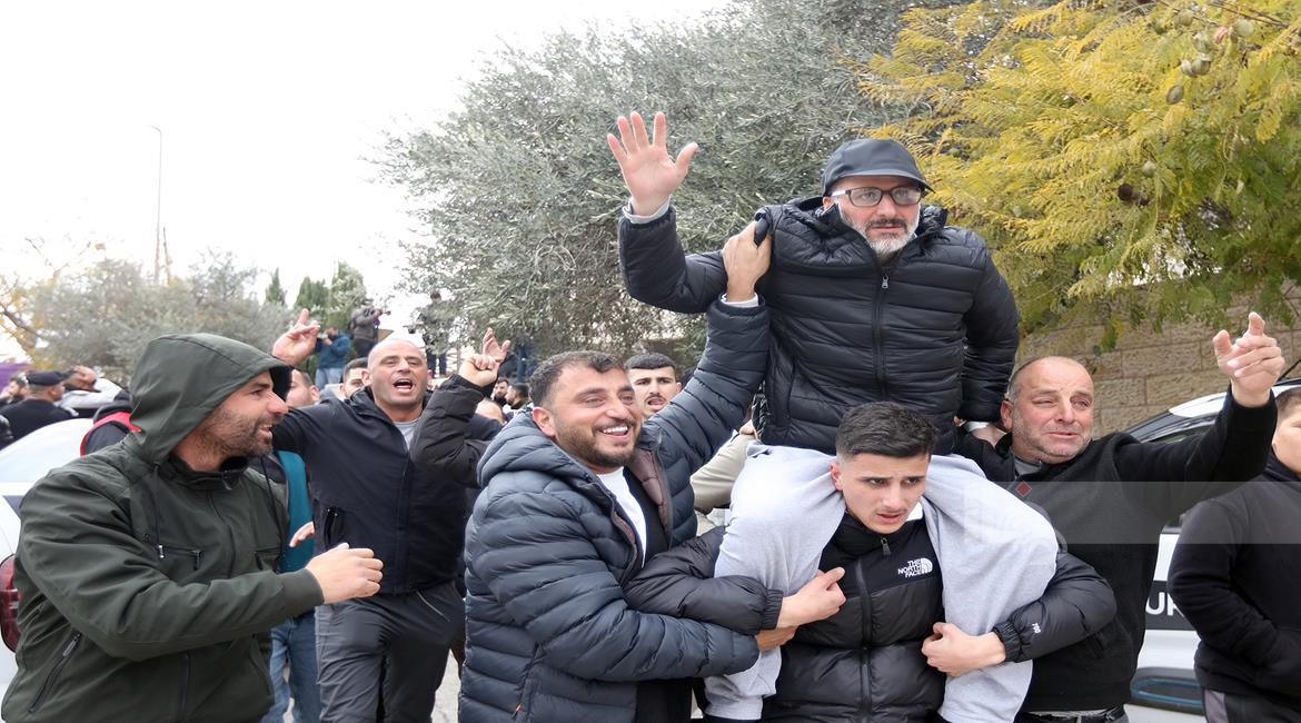 بالأسماء.. الدفعة الخامسة من محرري صفقة طوفان الأقصى تعانق الحرية