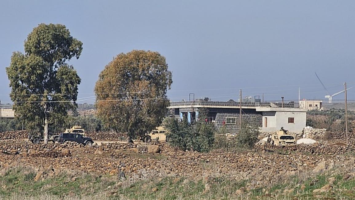 العدو الصهيوني يقصف جنوبي سورية ويتوغل في ريف القنيطرة