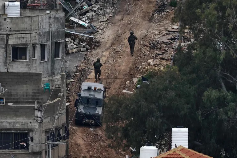 تصعيد صهيوني في الضفة.. اقتحامات واعتقالات وسط اشتباكات