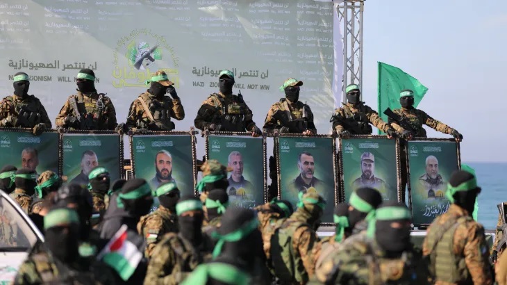 إعلان القسام تأجيل تسليم أسرى الاحتلال.. الأسباب والتداعيات