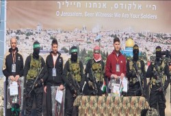 القسام تسلم 3 أسرى صهاينة.. وحماس تطالب بتنفيذ البروتوكول الإنساني