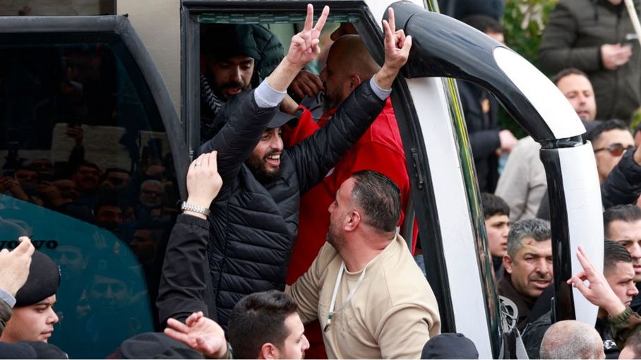 أسرى محررون بحركة فتح: التحية للمقاومة وكتائب القسام