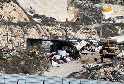 جرافات الاحتلال تهدم 4 منازل في جبل المكبر بالقدس