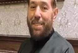 ظهور أحمد حسون مفتي المخلوع بشار.. وتوبيخ من سوريين