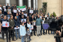 وقفة احتجاجية تدعو لمحاسبة إعلاميي المخلوع بشار