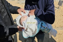 مآسي الإبادة متواصلة في غزة.. البرد القارس يودي بحياة ستة أطفال