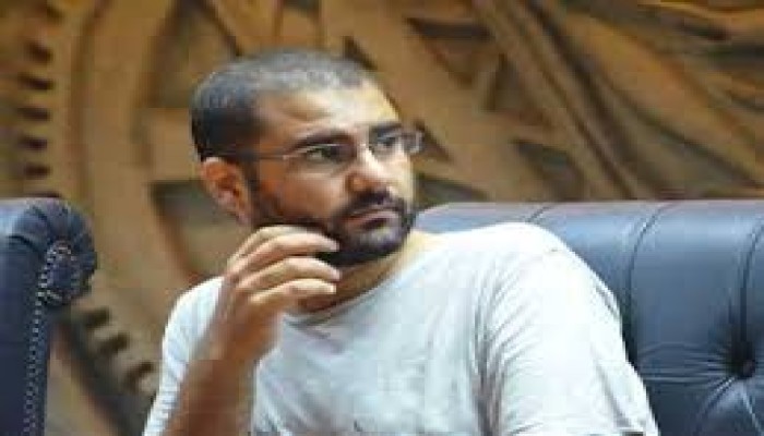 نقل والدة علاء عبد الفتاح إلى المستشفى بعد 150 يوماً من الإضراب