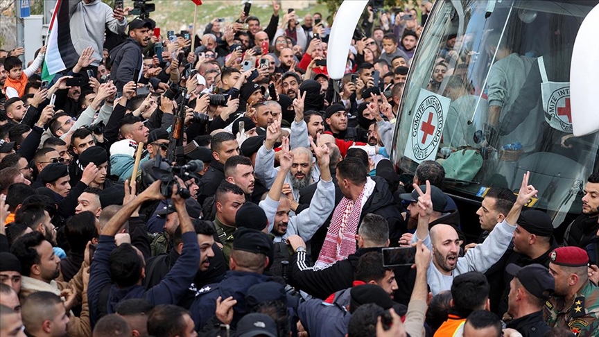 القدرة: تحرير الدفعة السابعة من الأسرى تؤكد نجاح شعبنا في معركة الإرادة