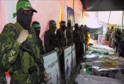 القسام تشيّع عشرات الشهداء المقاومين من مخيم الشاطئ وخانيونس