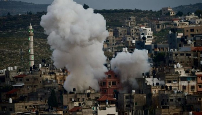 الاحتلال يحرق منازل في نور شمس ويواصل عدوانه على طولكرم لليوم 35