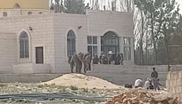 صهاينة يقتحمون مسجداً في بيت لحم ويتلفون زراعات شمالي أريحا