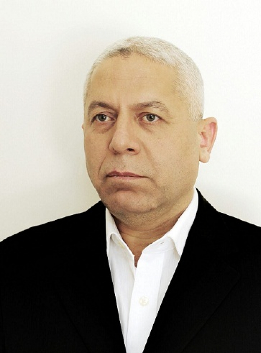 رسالة إلى عثمان الخميس: لماذا ترمي سهامك على ظهر أشرف الحركات؟