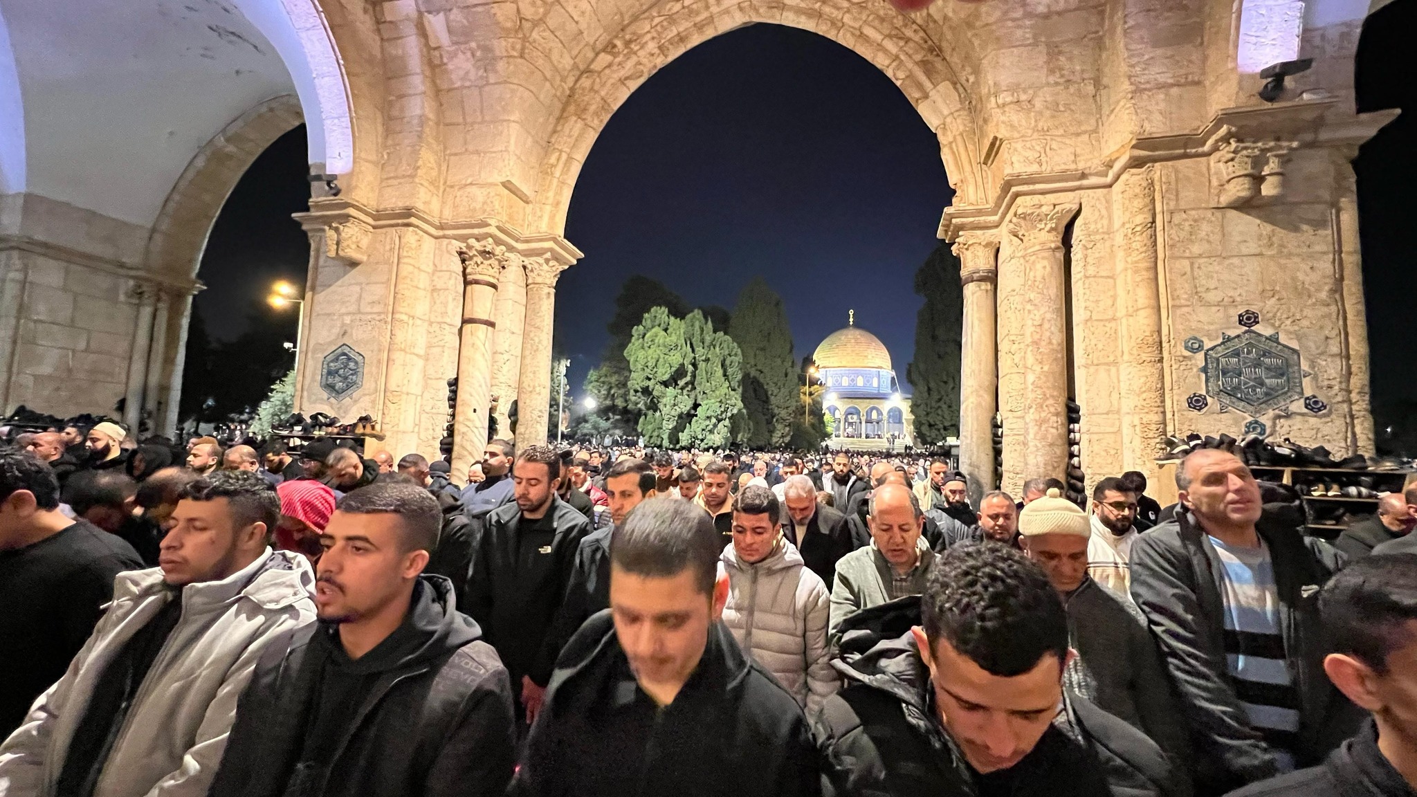 80 ألفا يؤدون صلاتي التراويح والعشاء بالمسجد الأقصى