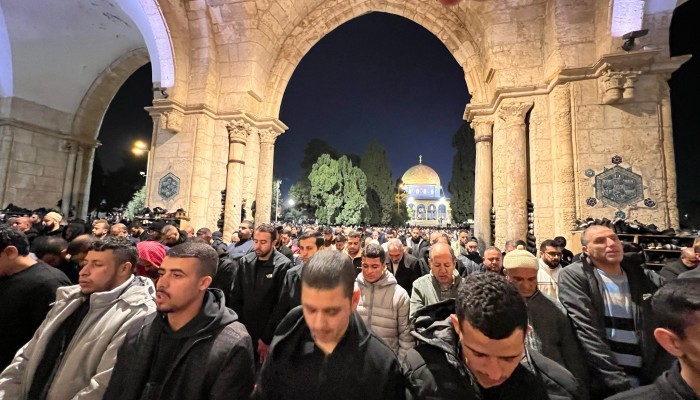 80 ألفا يؤدون صلاتي التراويح والعشاء بالمسجد الأقصى