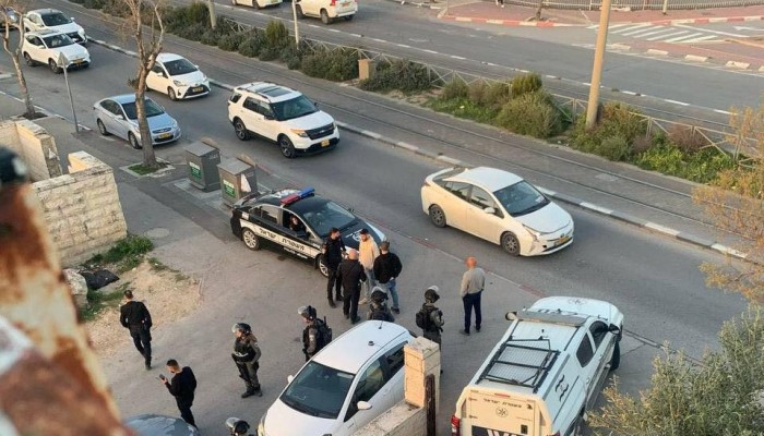 قوات الاحتلال تشن حملة اقتحامات واعتقالات بأحياء القدس