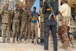 الجيش السوداني يسيطر على مطار الخرطوم وآخر معسكرات الدعم السريع