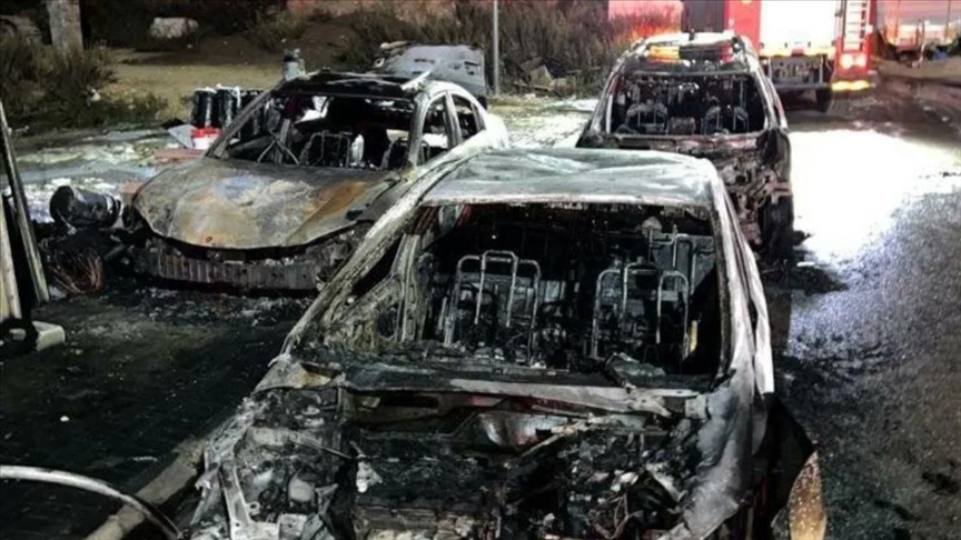 300 مستوطن صهيوني يهاجمون قرية دوما ويصيبون فلسطينيين بالرصاص