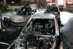 300 مستوطن صهيوني يهاجمون قرية دوما ويصيبون فلسطينيين بالرصاص