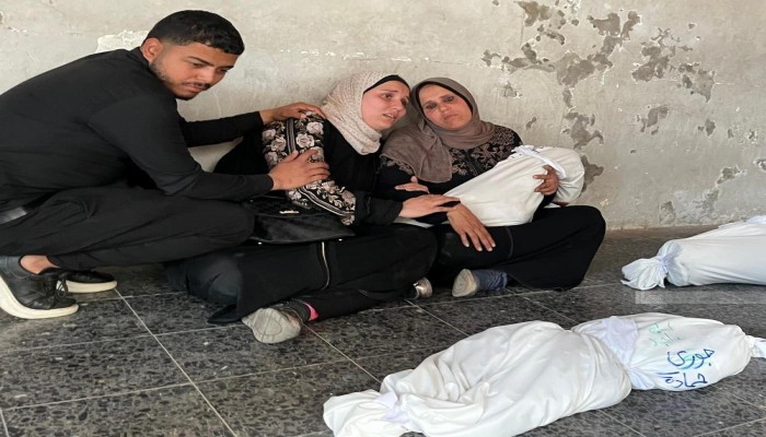 حماس: مجزرة عيادة الأونروا إمعان في جريمة الإبادة بغزة