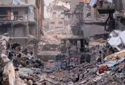 20 شهيدا بمجزرة بحي الشجاعية إثر قصف مربع سكني