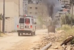 الاحتلال يحرق منزلاً في محيط مخيم جنين